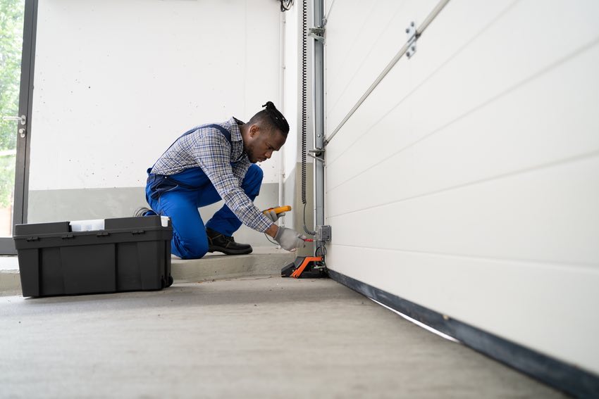 How Much Does It Cost to Install a Garage Door?