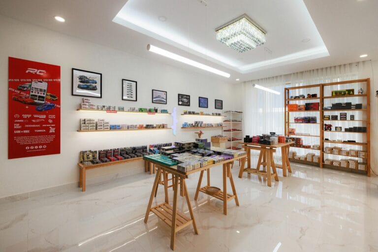 Diecast scale 1/64 store - RC Cambodia in Phnom Penh