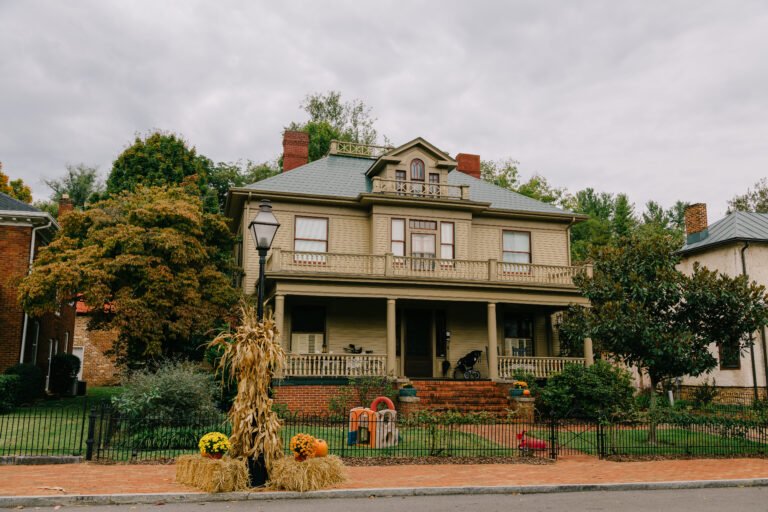 Why Reglazing Is the Best Option for Older Homes