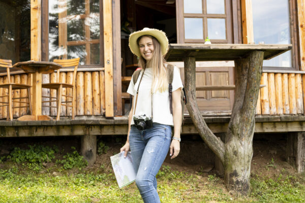 Dolly Parton’s Former Cozy Idyllwild Cabin Listed for Sale Again: dolly parton's former cozy idyllwild cabin listed for sale again