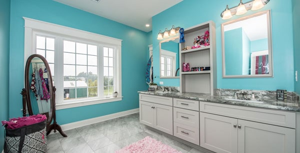 Bathroom Remodeling Trends for 2025: What’s In and What’s Out
